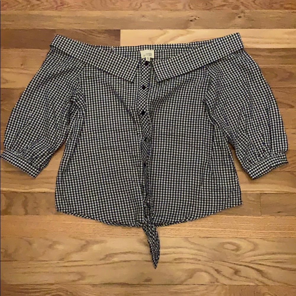 Size medium Caution to the Wind top